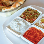 6. Mix Dips Platter 馕和各种酱